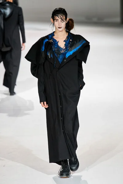 Look 25